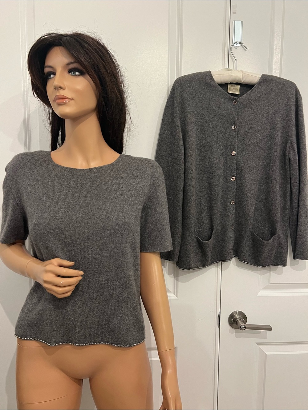 Vintage CHANEL '98A Chain Trim Cashmere Silk Gray Cardigan Sweater Twin Set Fr40